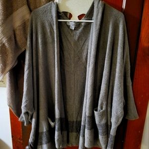 Barefoot dreams cozy cardigan.